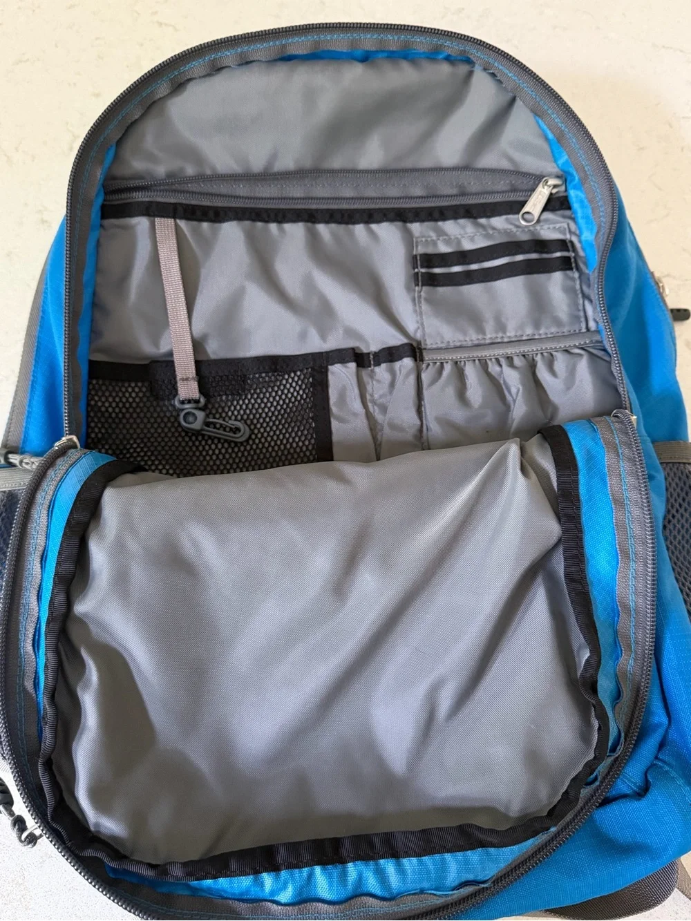 L.L. Bean Bright Blue Men's Daypack with Gray Accents